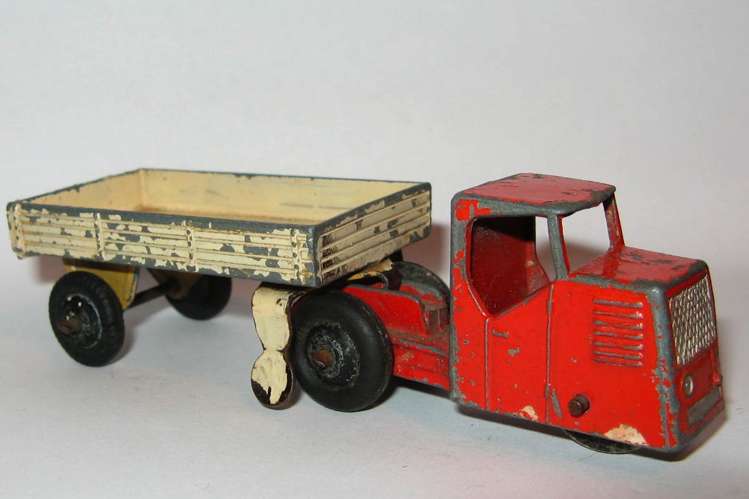 33E Mechanical Horse Dust Wagon.jpg